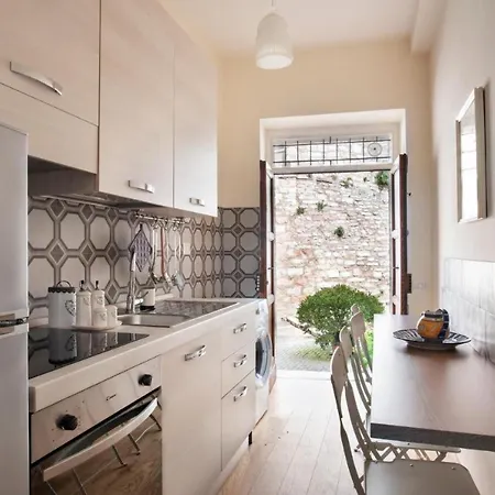 Casa Clara - Fino A 10 Posti Letto In Centro Ad - Italywego Appartement Assise