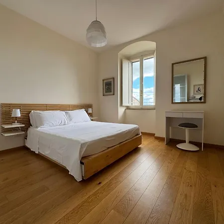 Appartement Casa Clara - Fino A 10 Posti Letto In Centro Ad - Italywego *