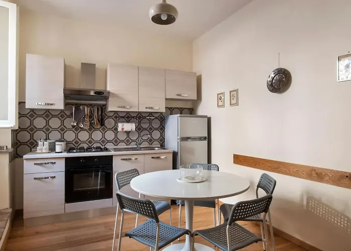 Apartamento Casa Clara - Fino A 10 Posti Letto In Centro Ad - Italywego